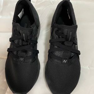 New Balance black size 9.5 women’s Dynasoft sneakers